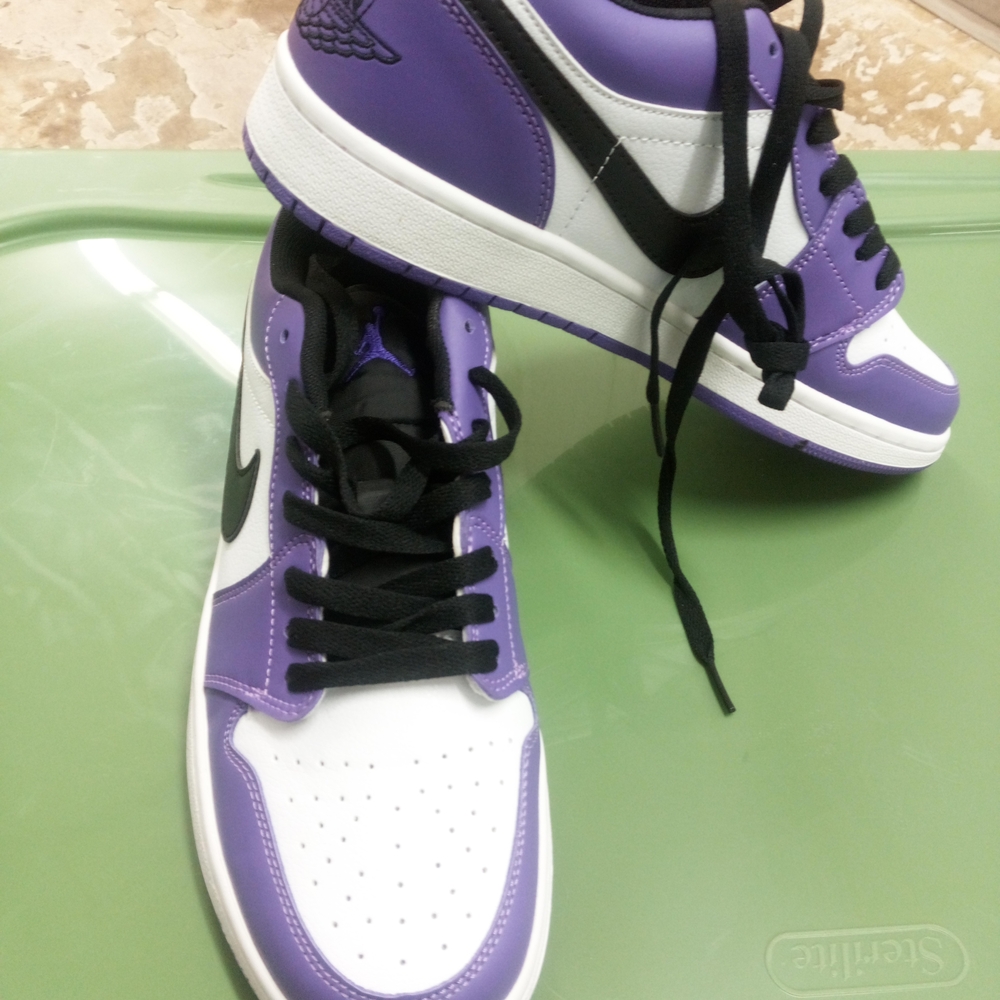 Nike Purple and Black Sneakers